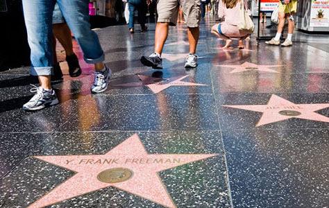 کدامیک از‌‌ افراد مشهور جهان، ستاره‌‌ای در پیاده‌روی مشاهیر هالیوود ندارند؟