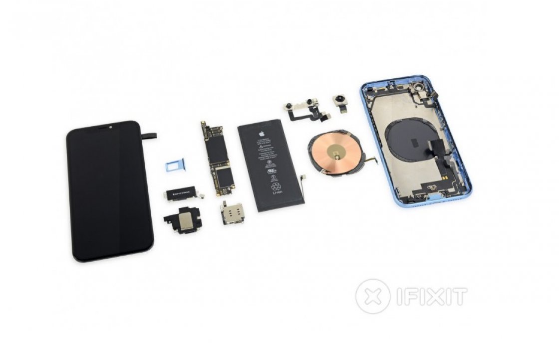 کالبدشکافی تخصصی آیفون XR توسط iFixit