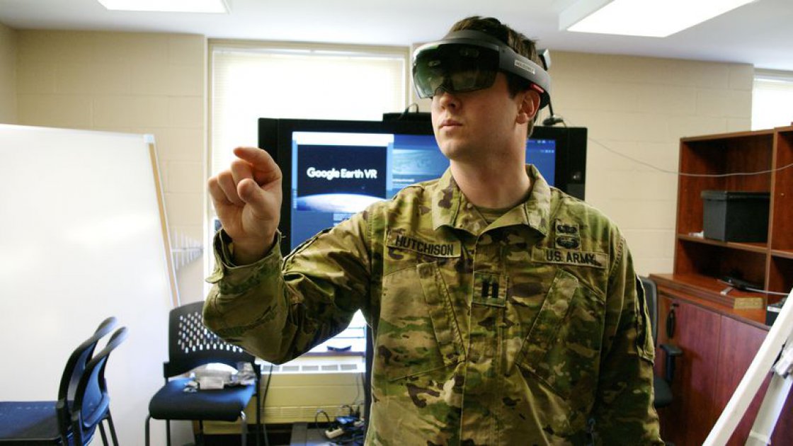 قرارداد 480 میلیون دلاری مایکروسافت برای تجهیز ارتش آمریکا با هولولنز