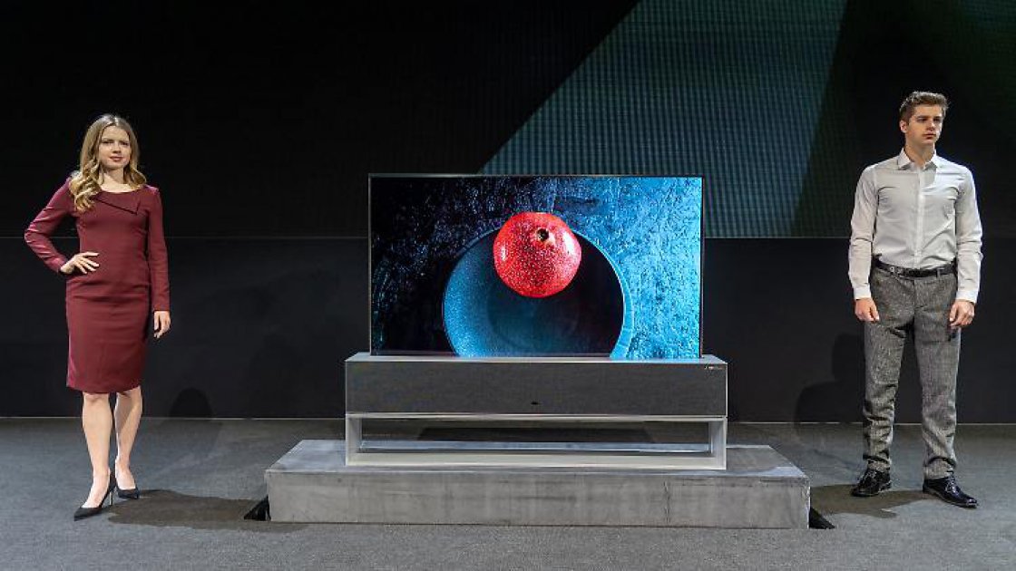 نمایشگاه CES 2019: تلویزیون منعطف LG R9 انقلاب دنیای تلویزیون ها