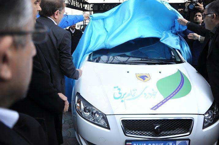 ایران خودرو رانا برقی را با توان پیمایش ۲۲۰ کیلومتر رسما رونمایی کرد