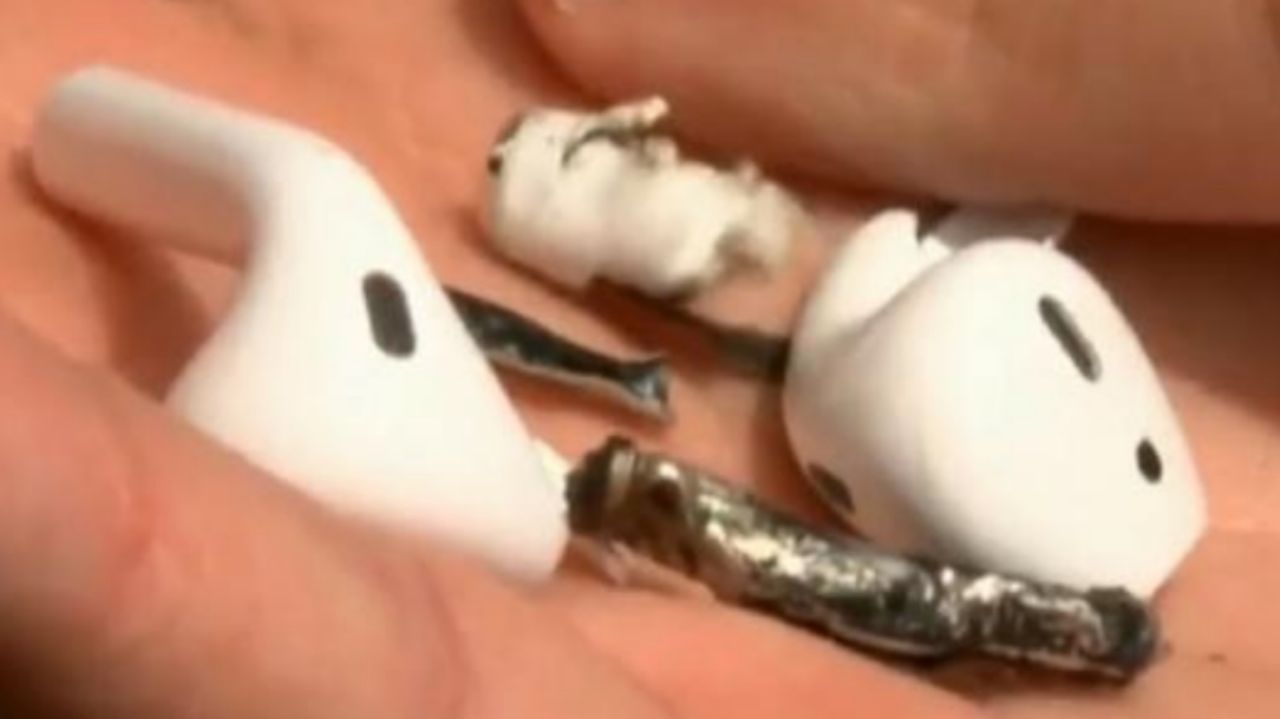 انفجار ایربادز بی سیم سبب مرگ یک نفر شد!