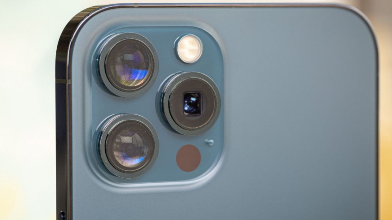 سیستم دوربین آیفون ١۴ پرو مکس