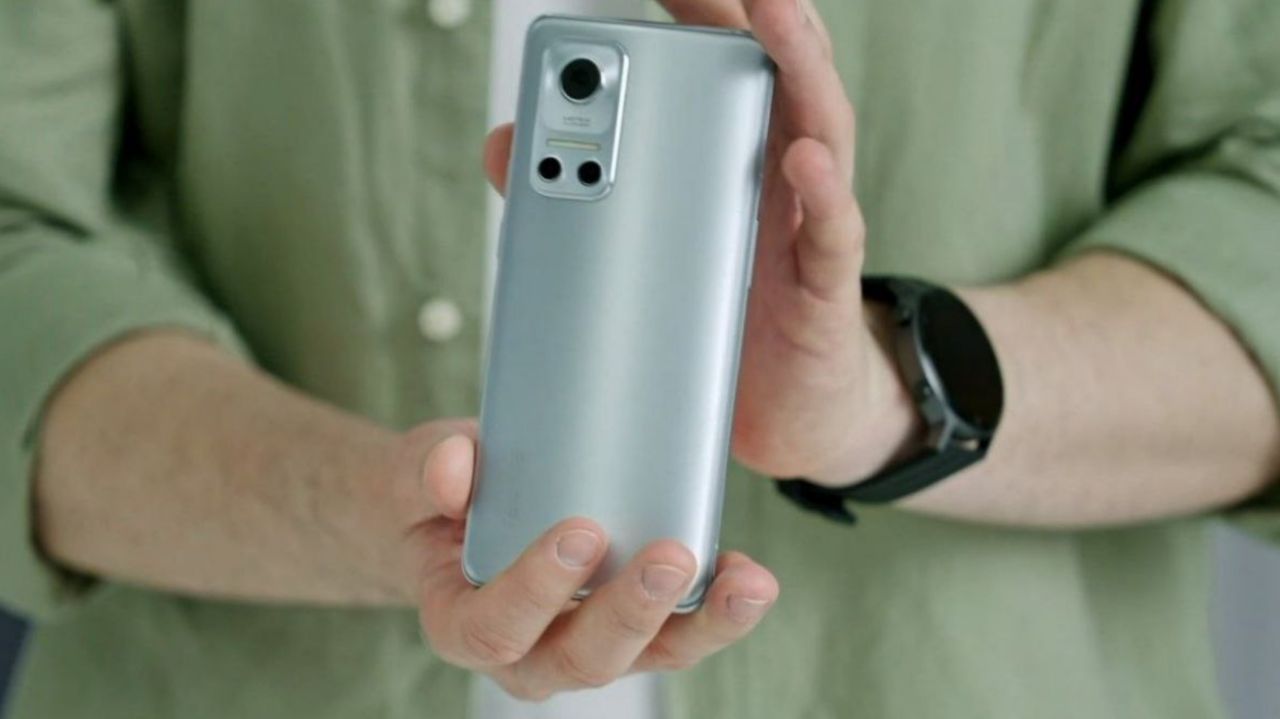 مشخصات Realme Flash اعلام شد: اسنپدراگون ٨٨٨ پلاس و سنسور ۵٠ مگاپیکسلی