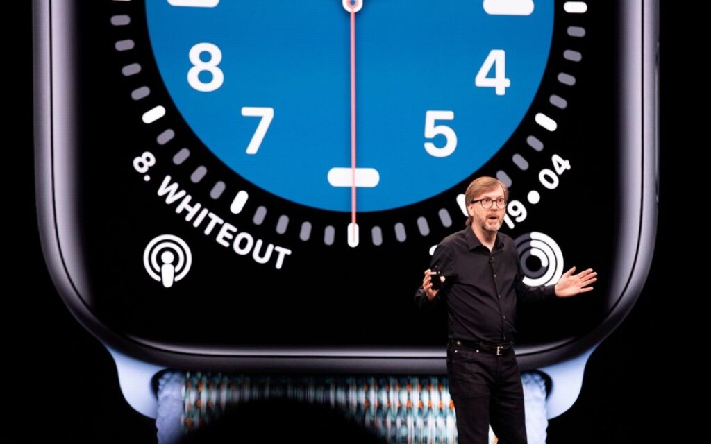 اپل کوین لینچ را از سرپرستی بخش اپل واچ به رهبری پروژه خودرو شرکت تغییر سمت داد