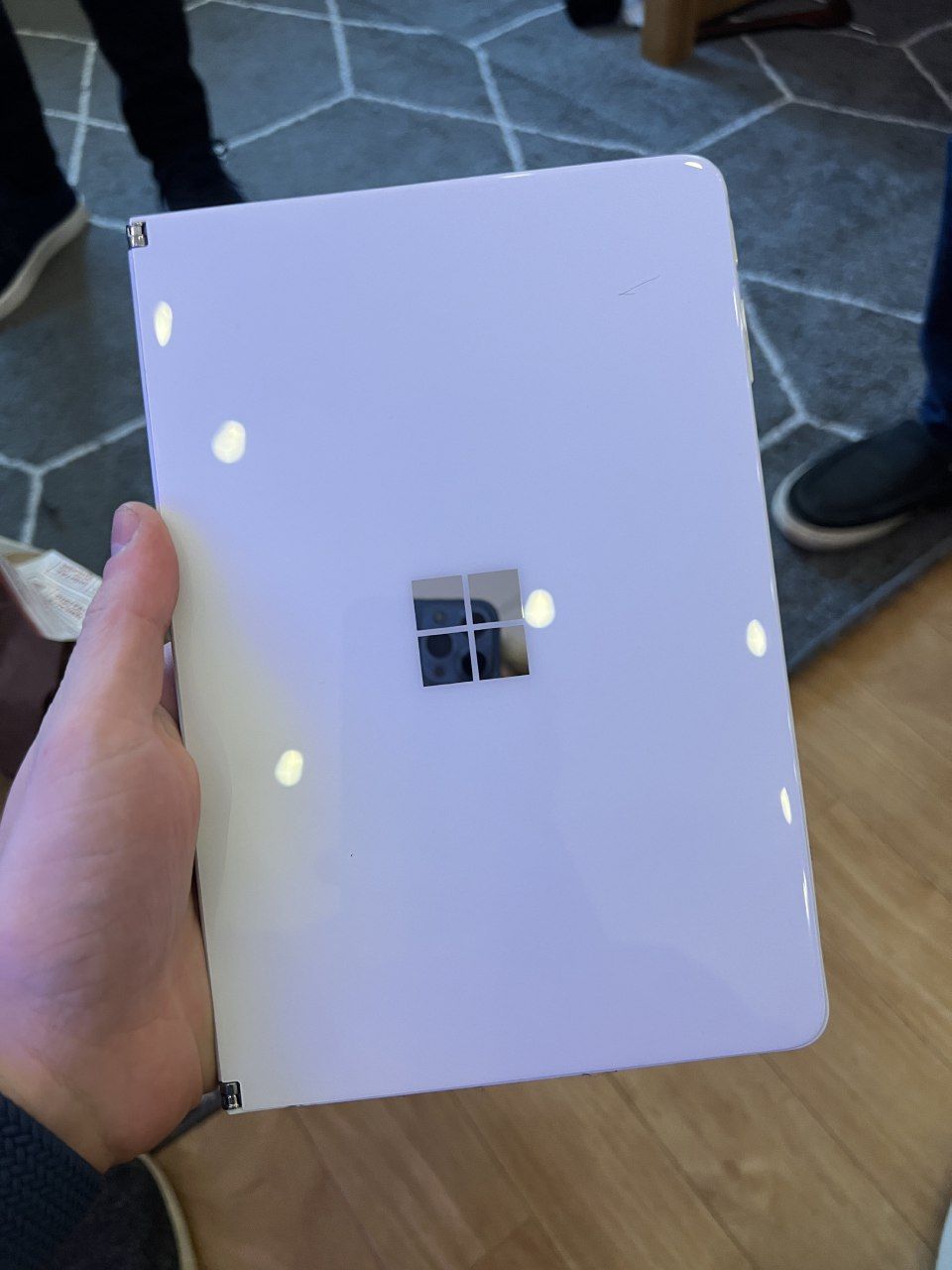 نمونه اولیه مایکروسافت Surface Neo که کنسل شد را ببینید!