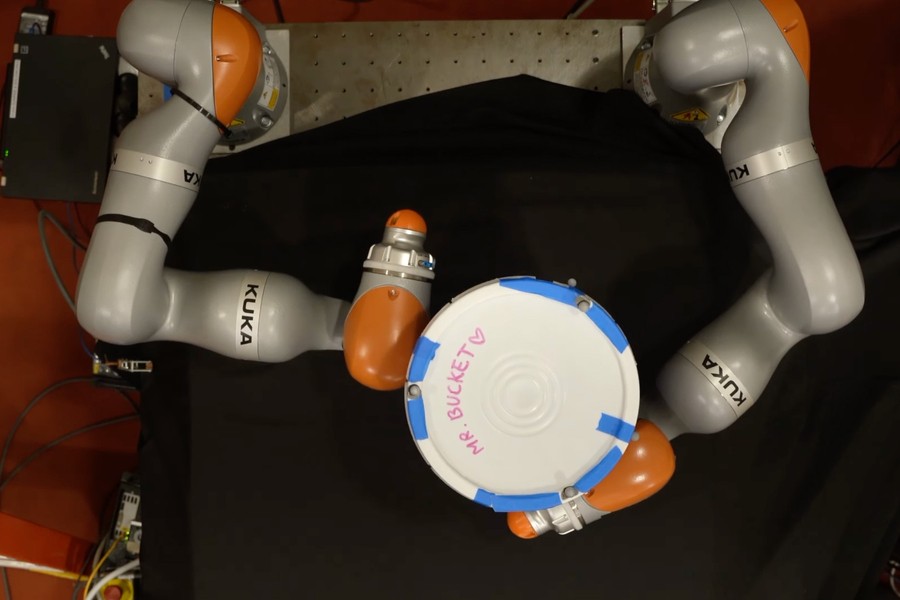 کمک هوش مصنوعی به ربات‌ها در دستکاری اشیا